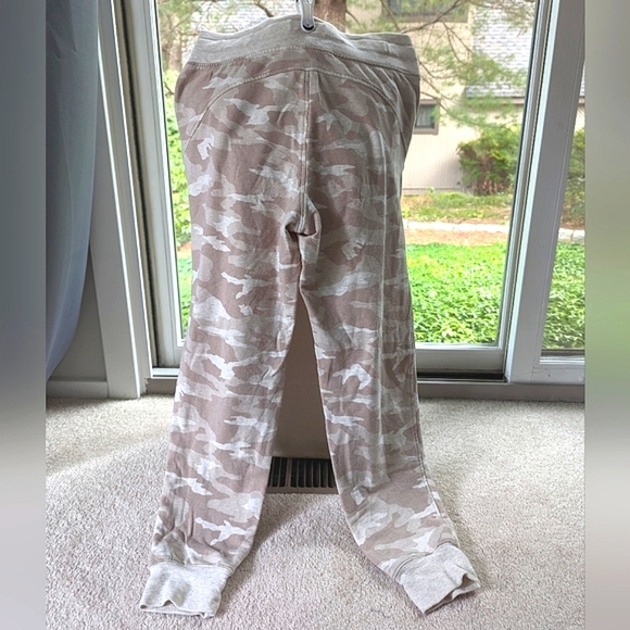 Athleta Balance Printed Jogger in Neutral Camo Colors - Picture 4 of 11